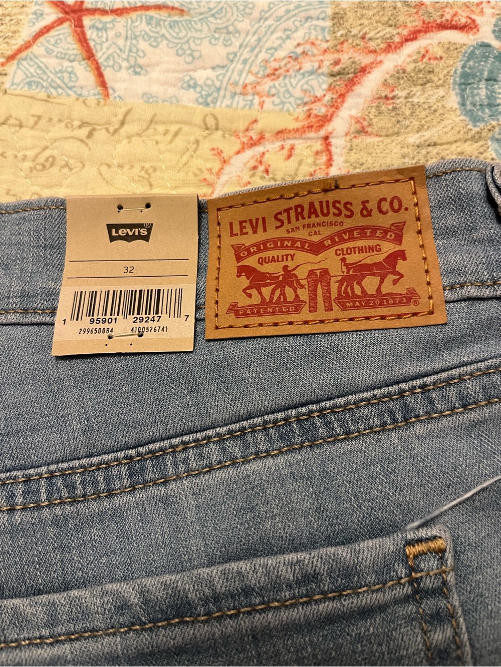 Levi's Light Blue Denim Mid-Length Shorts - Rolled Hem - Picture 7 of 12